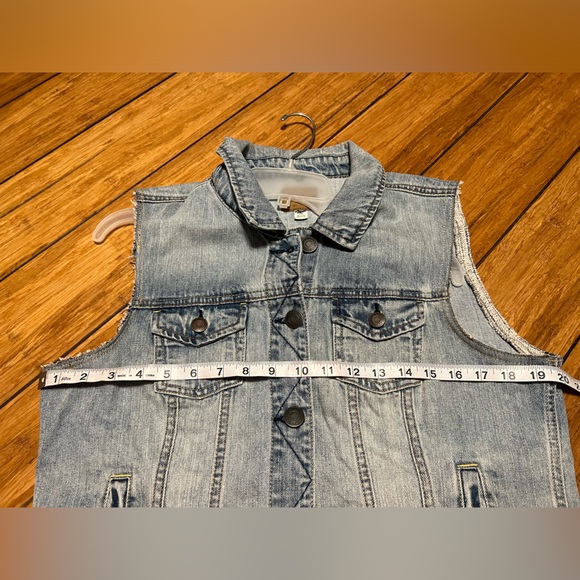 Small American Eagle denim vest - Picture 10 of 10